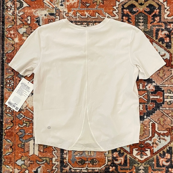 NWT Lululemon Lightweight Stretch Running T-Shirt | Women’s Size 6 - Picture 2 of 7